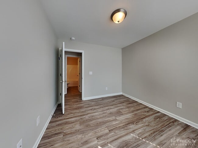 Building Photo - 415 Finch Ln
