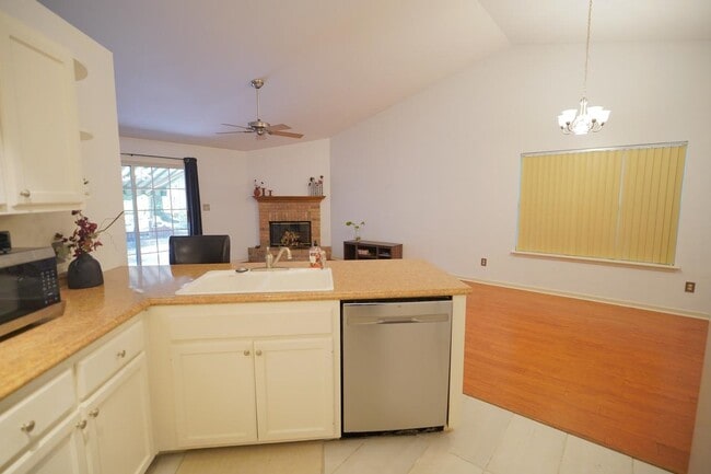 Building Photo - 4472 Bay Shore Cir