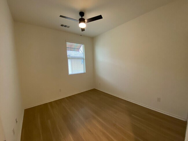 Building Photo - 3 bed, 3.5bath wihtin The Pacific Ridge Community in Oceanside