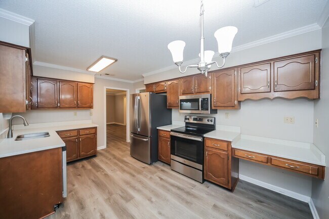 Building Photo - 7130 Larkfield Rd