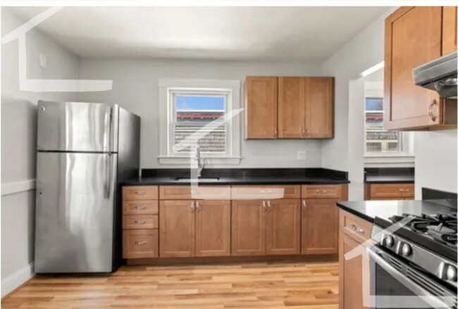 Building Photo - No Brokers Fee, In-Unit Washer and Dryer, ...