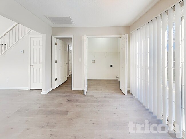 Building Photo - 8206 Braids Bend Ct