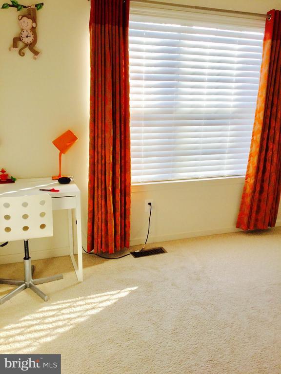 Building Photo - 42258 Castle Ridge Square