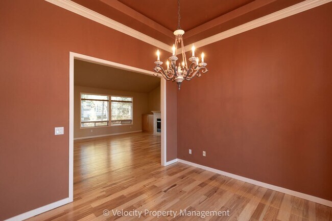 Building Photo - Single Level Home Near Rivers Edge Golf Course!