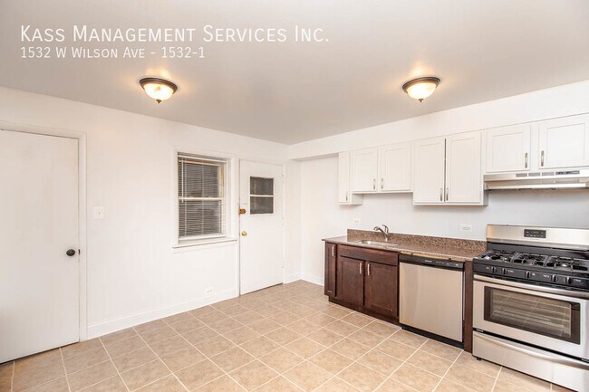 Building Photo - 1532 W Wilson Ave