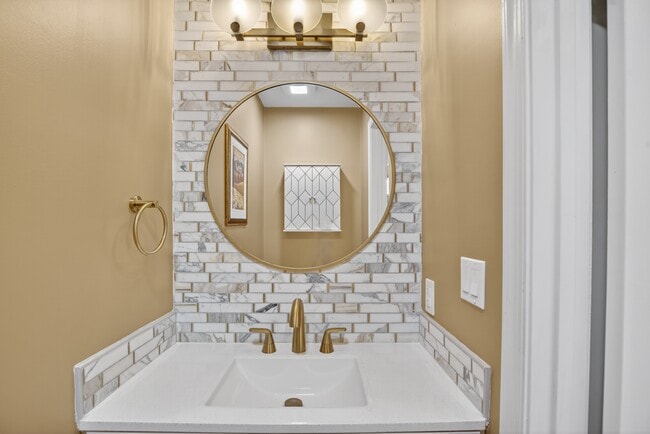 Building Photo - 3459 Howell Ct