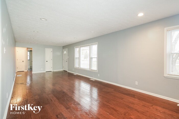 Building Photo - 371 S Hendricks Dr
