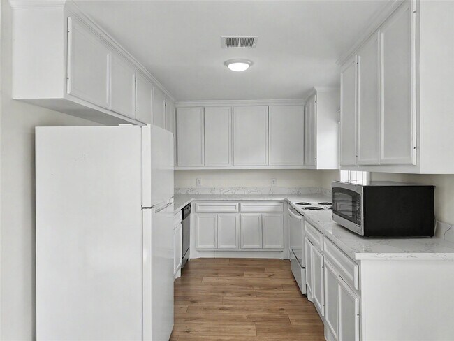 Building Photo - 603 Archer St