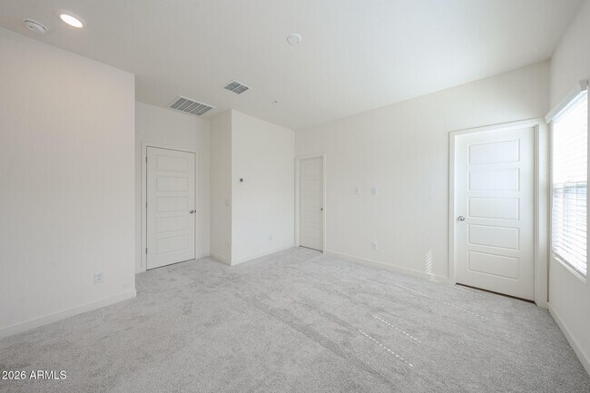 Building Photo - 2236 W Laurie Ln