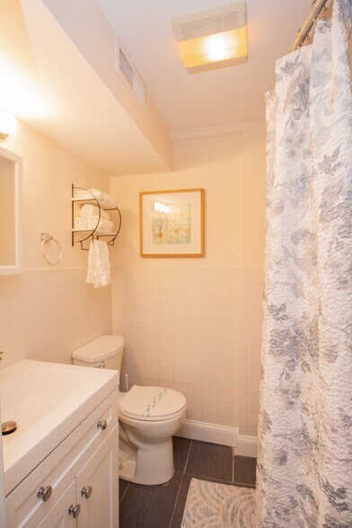 Building Photo - 23 Jay St