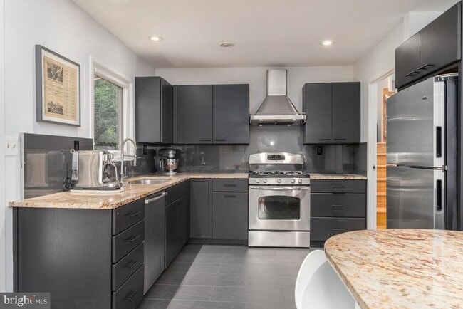 Building Photo - 3122 Brooklawn Terrace