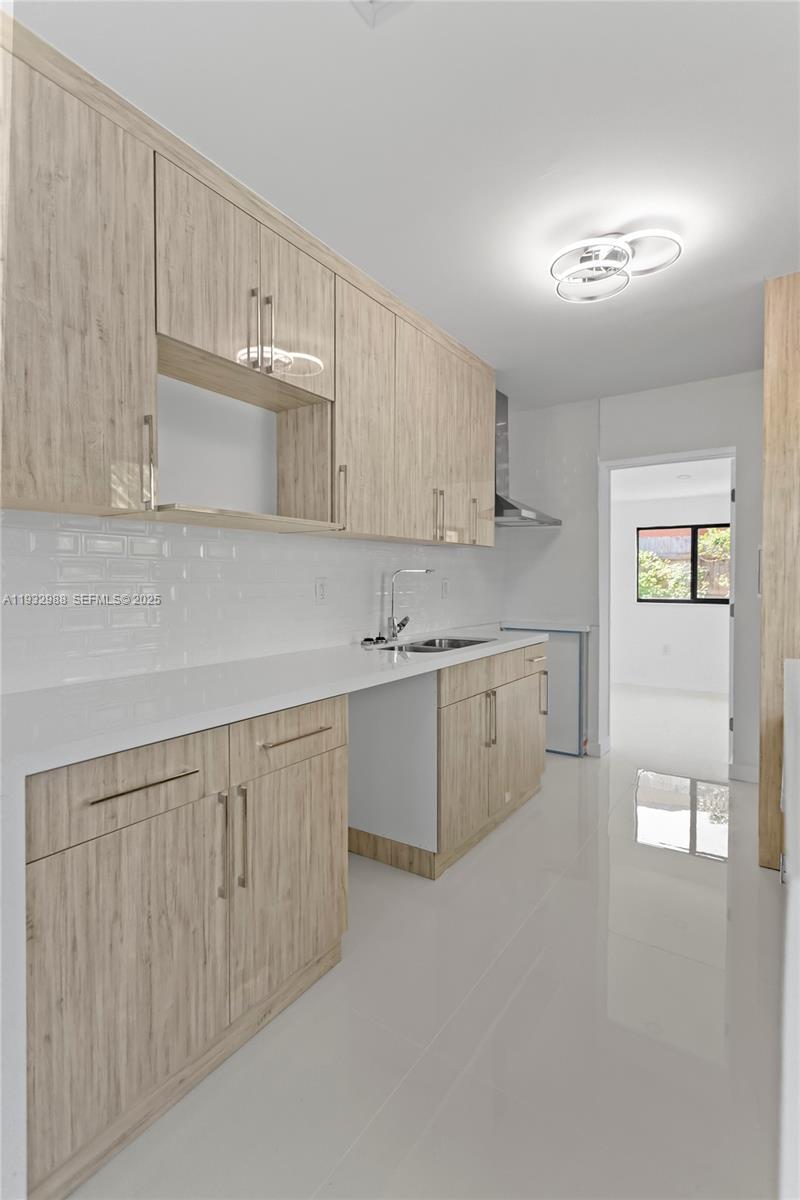 Building Photo - 1640 NE 183rd St