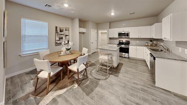 Building Photo - 12432 Ride Ave