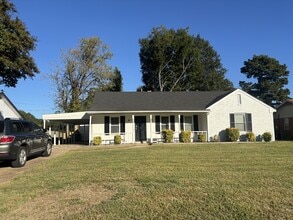 Building Photo - 3294 Gatewood Dr