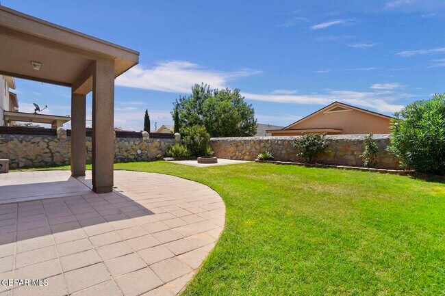 Building Photo - 5028 Silver Ranch Ave