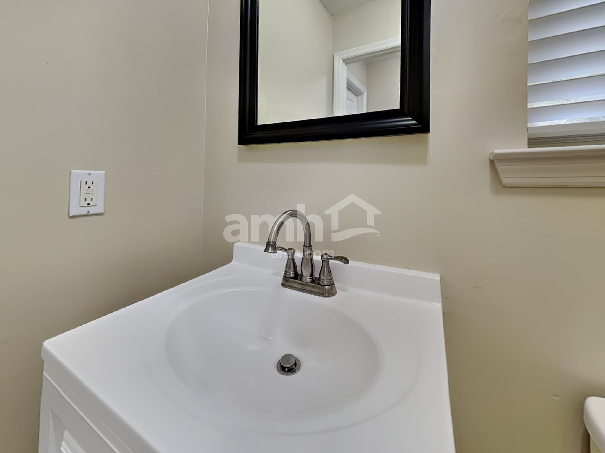 Building Photo - 102 Kathryns Ct