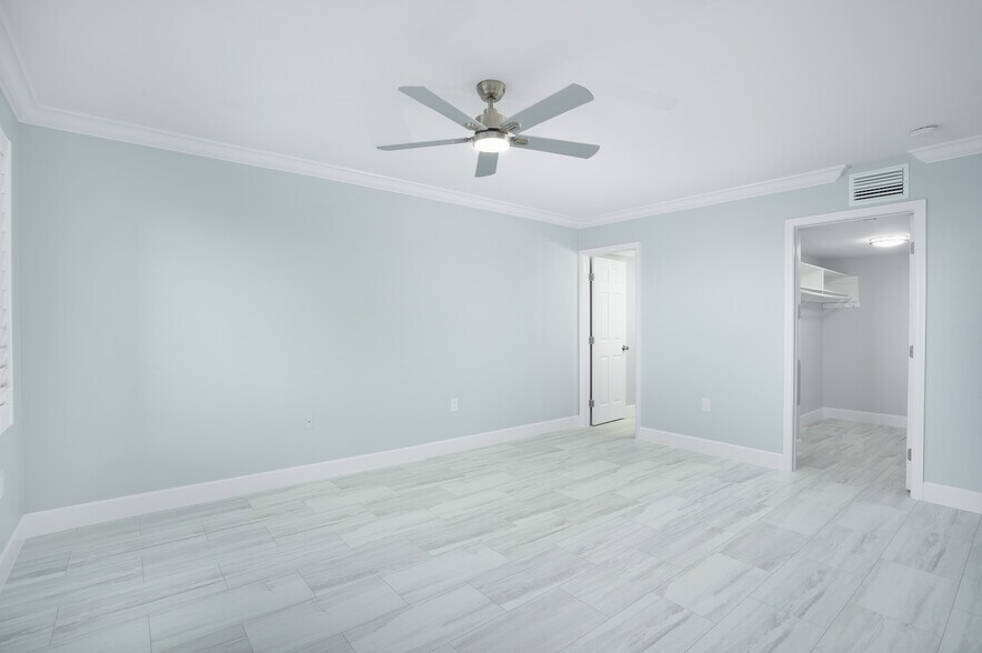 Building Photo - 1120 Little Neck Ct