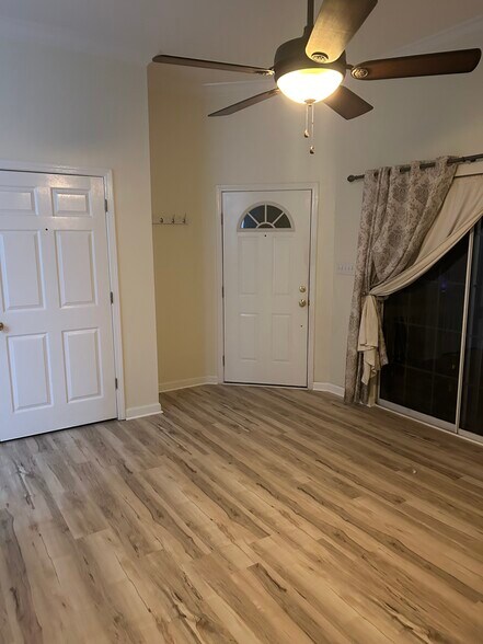 Building Photo - 4 Yacht Club Dr