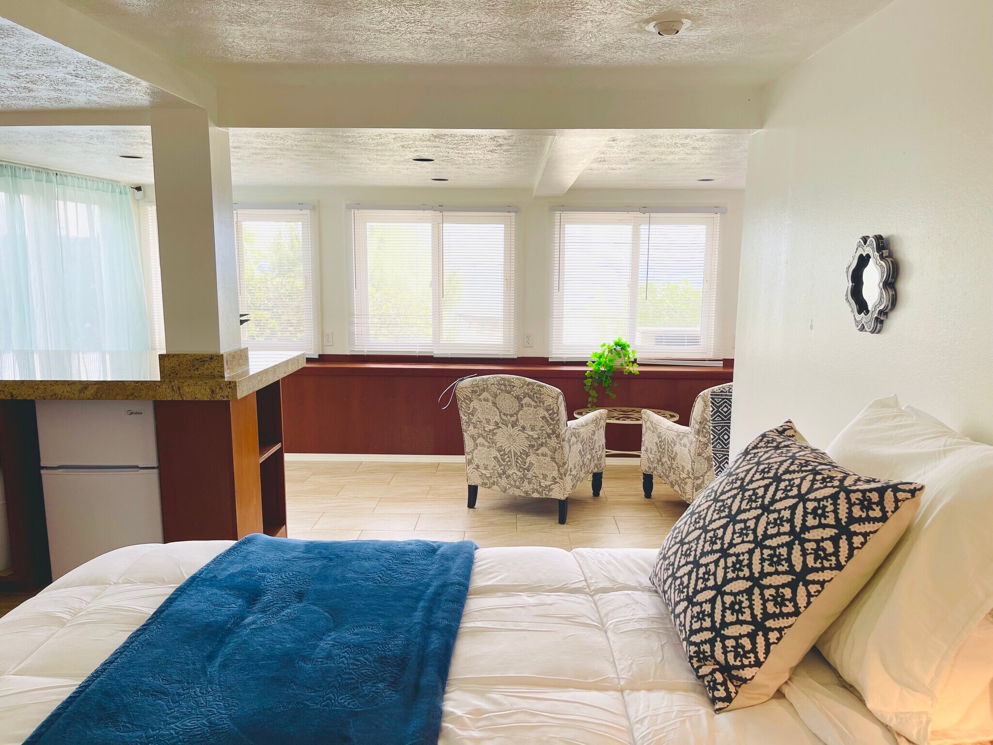 open floor plan - 4145 Akulikuli Ter