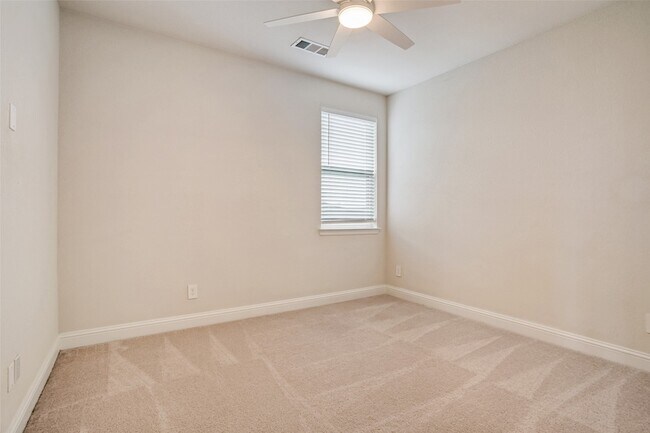 Building Photo - 10950 Downy Cup Dr