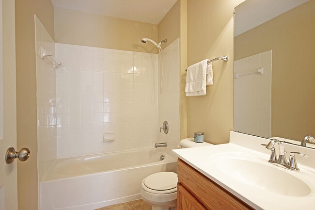 Building Photo - Liberty Crossing