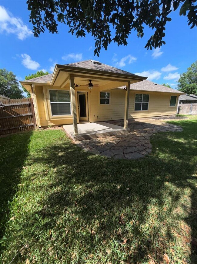 Building Photo - 634 River Bluff Cir