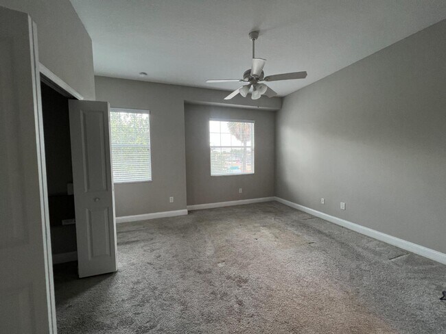 Building Photo - 2820 1st Ave S