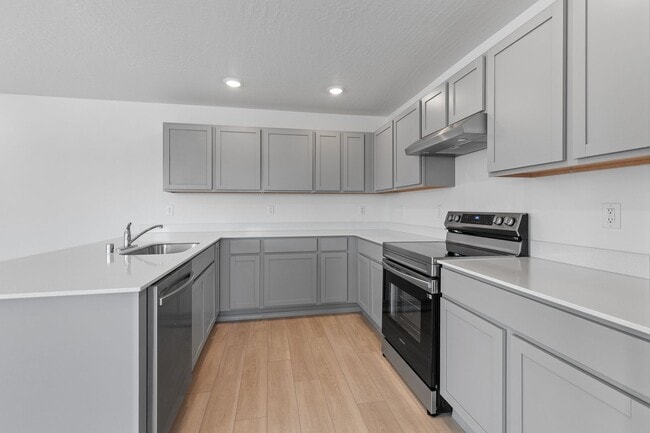 Building Photo - Lease special, save $900.00 if you sign an...