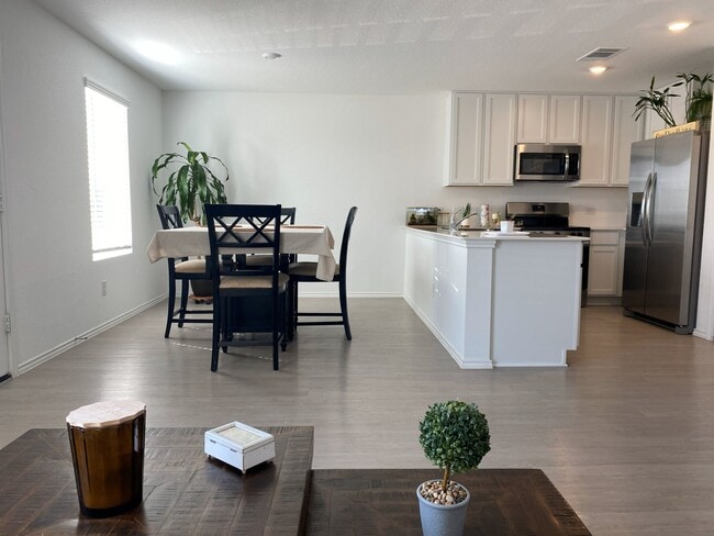 Building Photo - 252 Tugboat Annie Wy