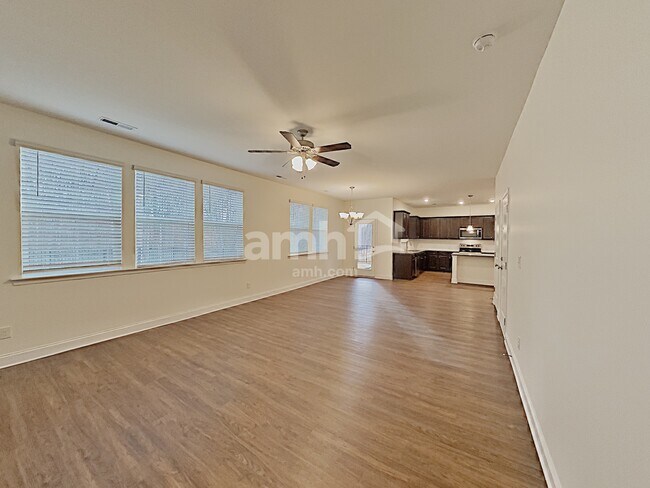 Building Photo - 331 Elmhurst Drive