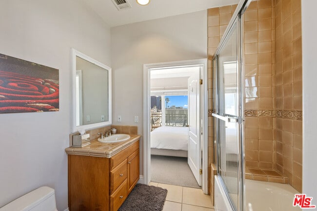 Building Photo - 11840 Dorothy St