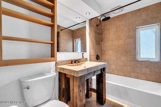 Building Photo - 105 Longfellow Ave