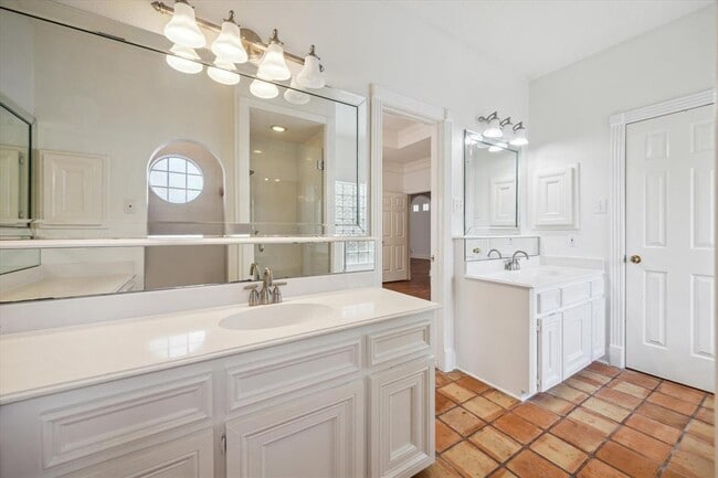 Building Photo - 1339 Parkway Ct