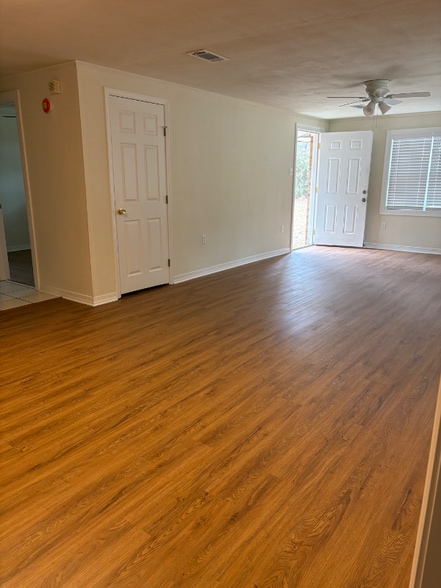 Building Photo - 90 Independence Dr