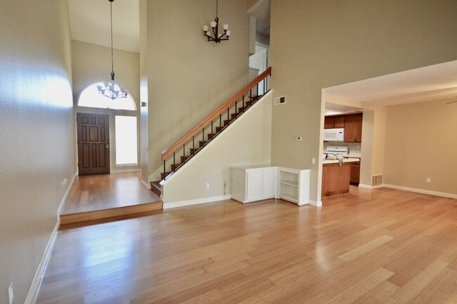Building Photo - Spacious 2-Story 2 Bedroom Fountain Valley...