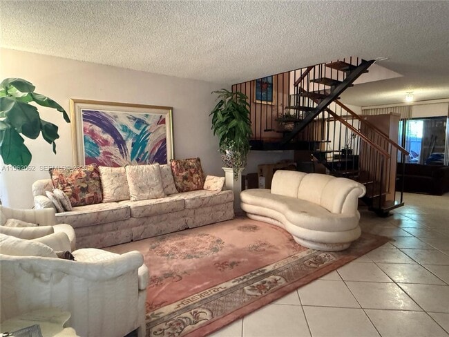 Building Photo - 6500 Kendale Lakes Dr