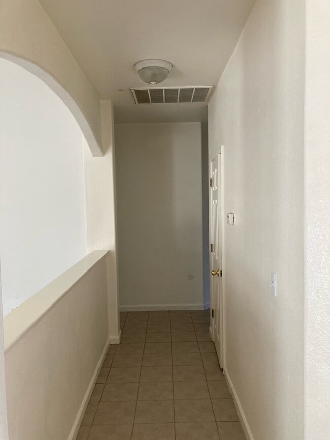 Building Photo - 1575 Tulip St