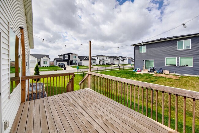 Building Photo - MODERN COMFORT!! 3 Bedroom, 2 Bathroom Home in Ankeny!