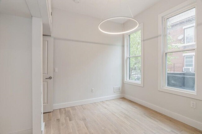 Building Photo - 543 Palisade Ave