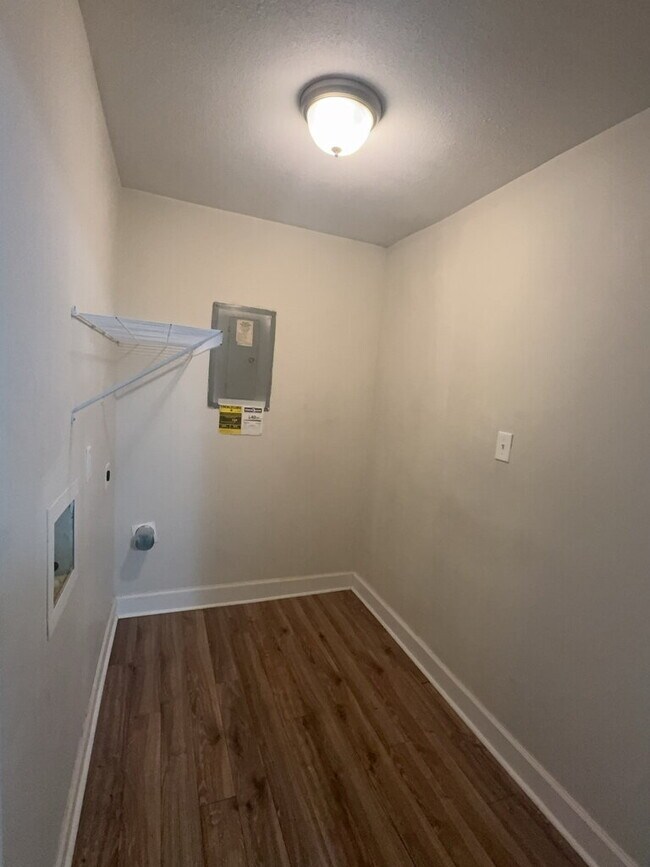 Building Photo - 80 Balsam Rd