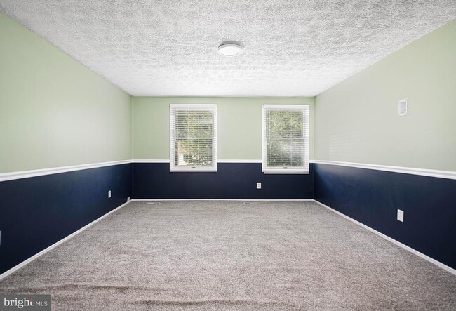 Building Photo - 703 E Broadway