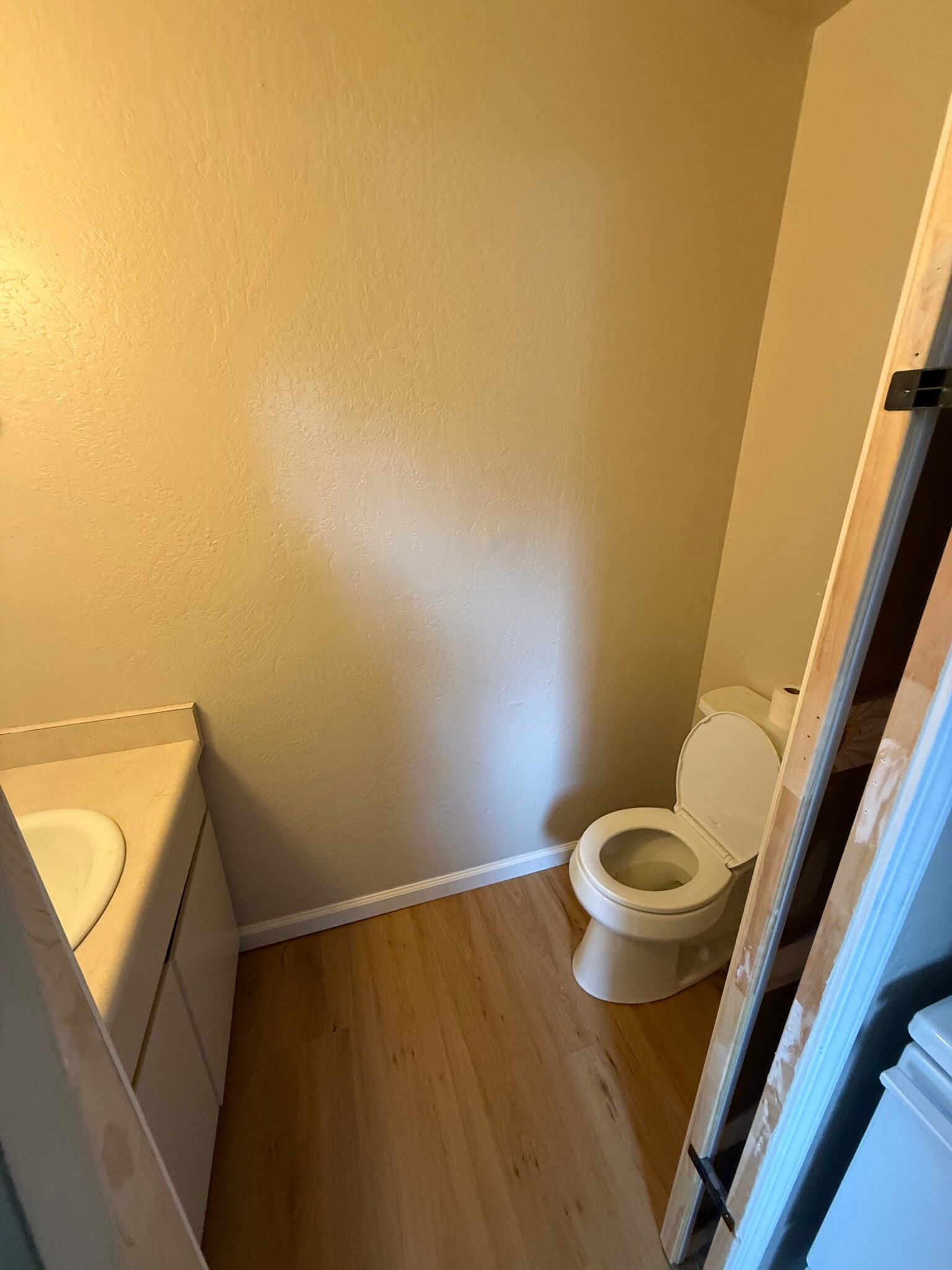 Building Photo - 626 W 2nd Ave