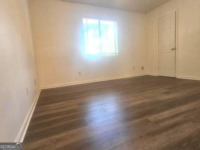 Building Photo - 8386 Glenwoods Terrace