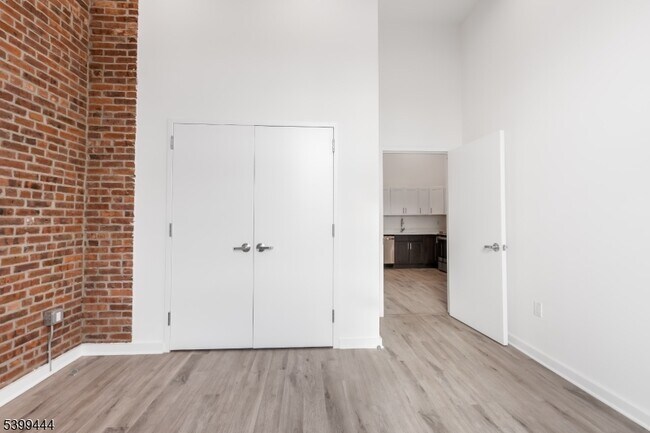 Building Photo - 70 Roseville Ave