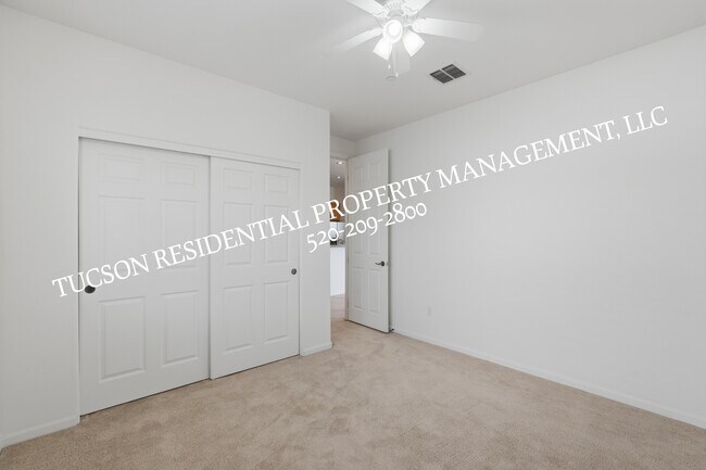 Building Photo - 13245 N Booming Dr