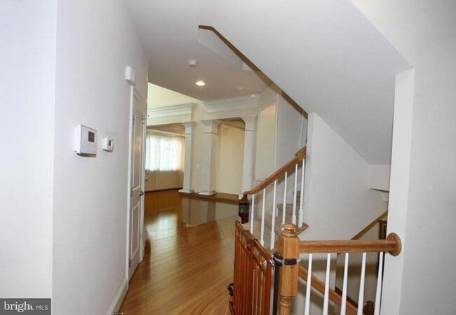 Building Photo - 612 Samantha Ct