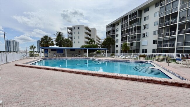 Building Photo - 3020 Marcos Dr