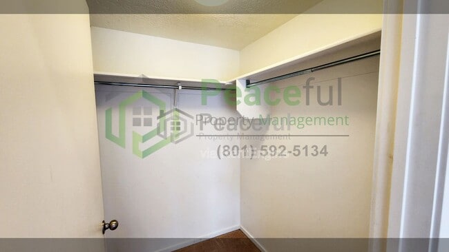 Building Photo - 4340 S Highland Dr