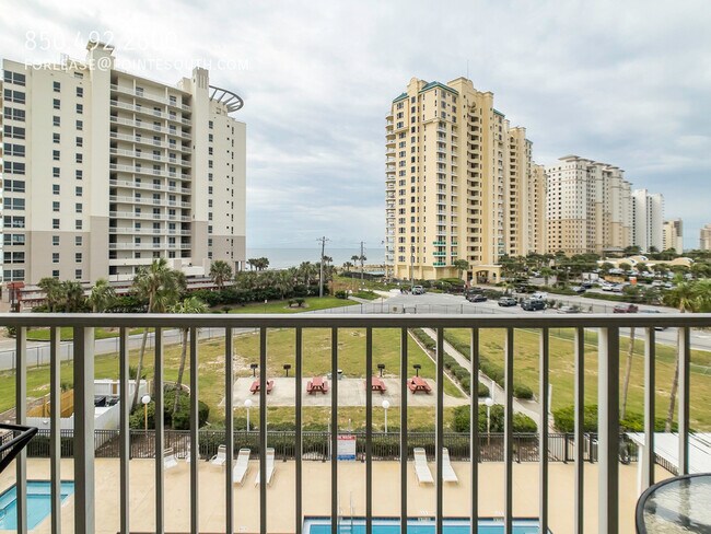Building Photo - 13500 Sandy Key Dr