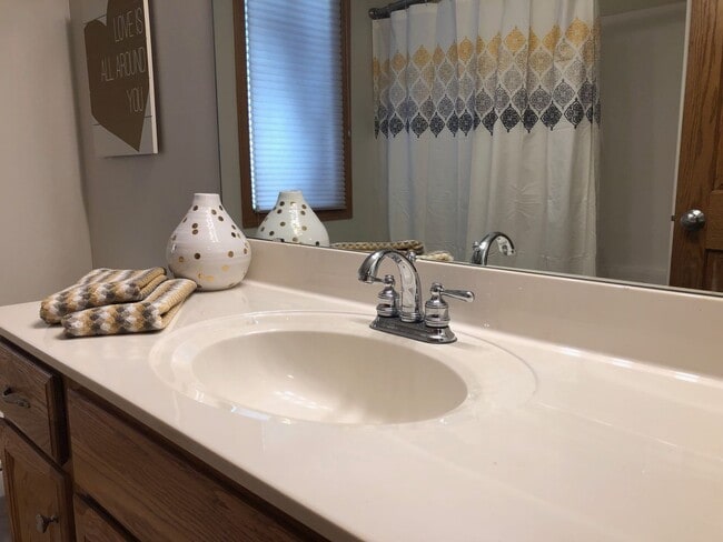 Building Photo - Southern Woods Comfort